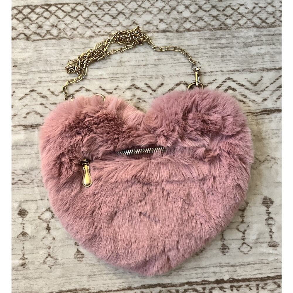 Faux Fur Heart Crossbody Bag in Dusty Pink